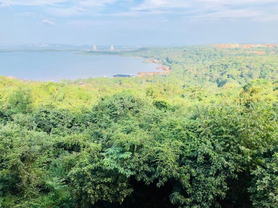 Lovely 2-Bedroom Sea View Serviced Apartment Dabolim Goa Екстер'єр фото