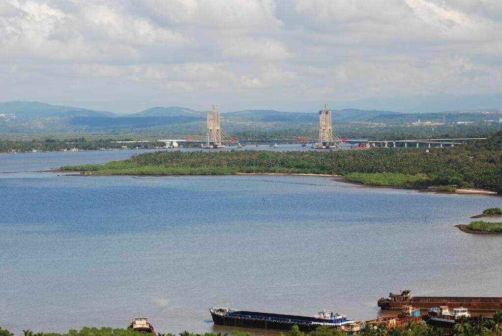 Lovely 2-Bedroom Sea View Serviced Apartment Dabolim Goa Екстер'єр фото