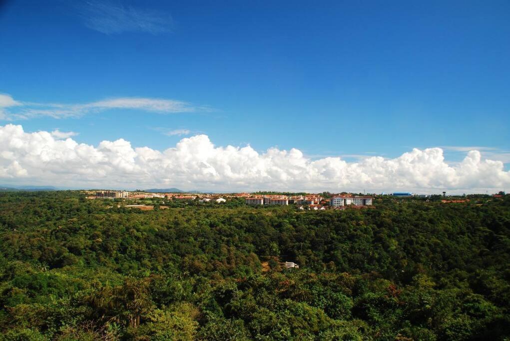 Lovely 2-Bedroom Sea View Serviced Apartment Dabolim Goa Екстер'єр фото